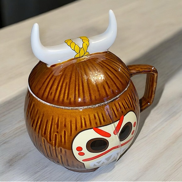 🏰 - Disney Parks Exclusive - Moana - Kakamora Ceramic Mug with Lid - Picture 3 of 3